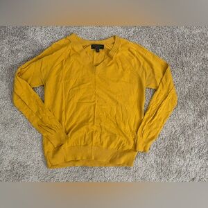 Mustard Banana Republic forever sweater v-neck medium like new
